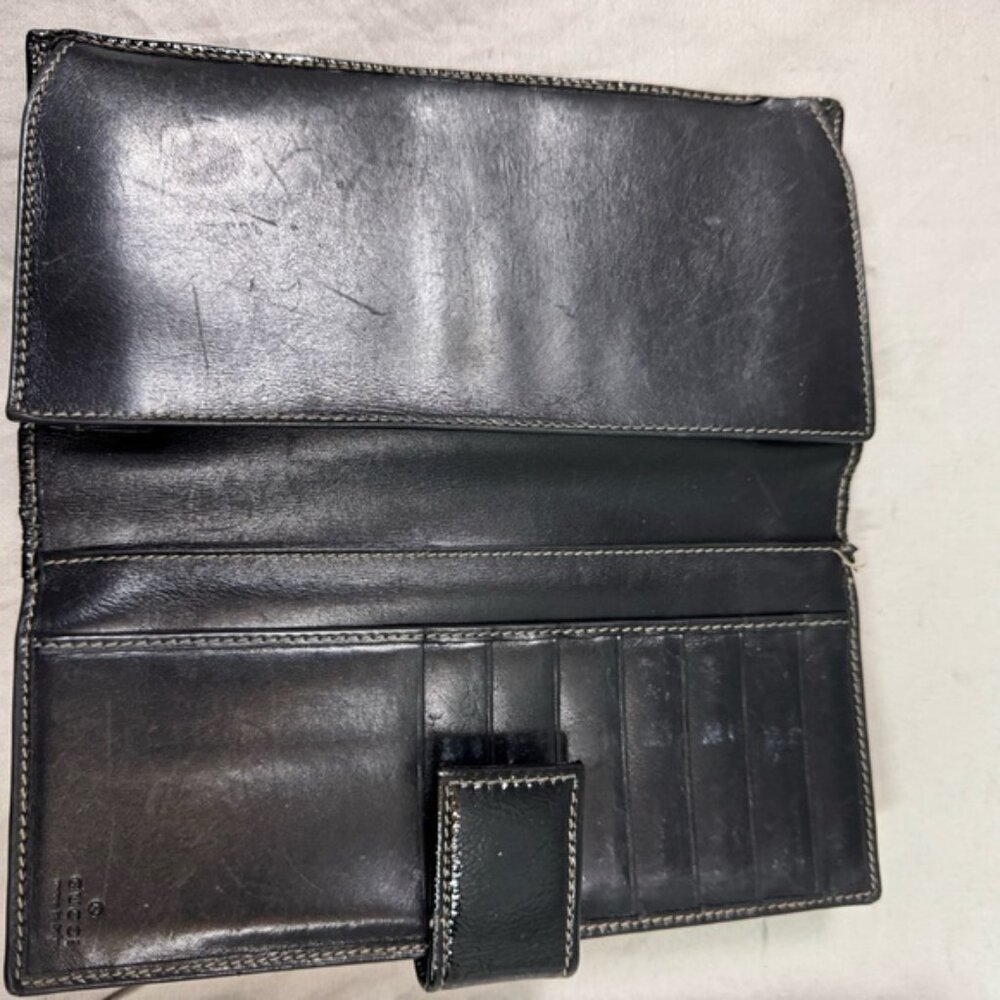 Gucci GG Patent Leather Zip Around Wallet - Picture 5 of 8